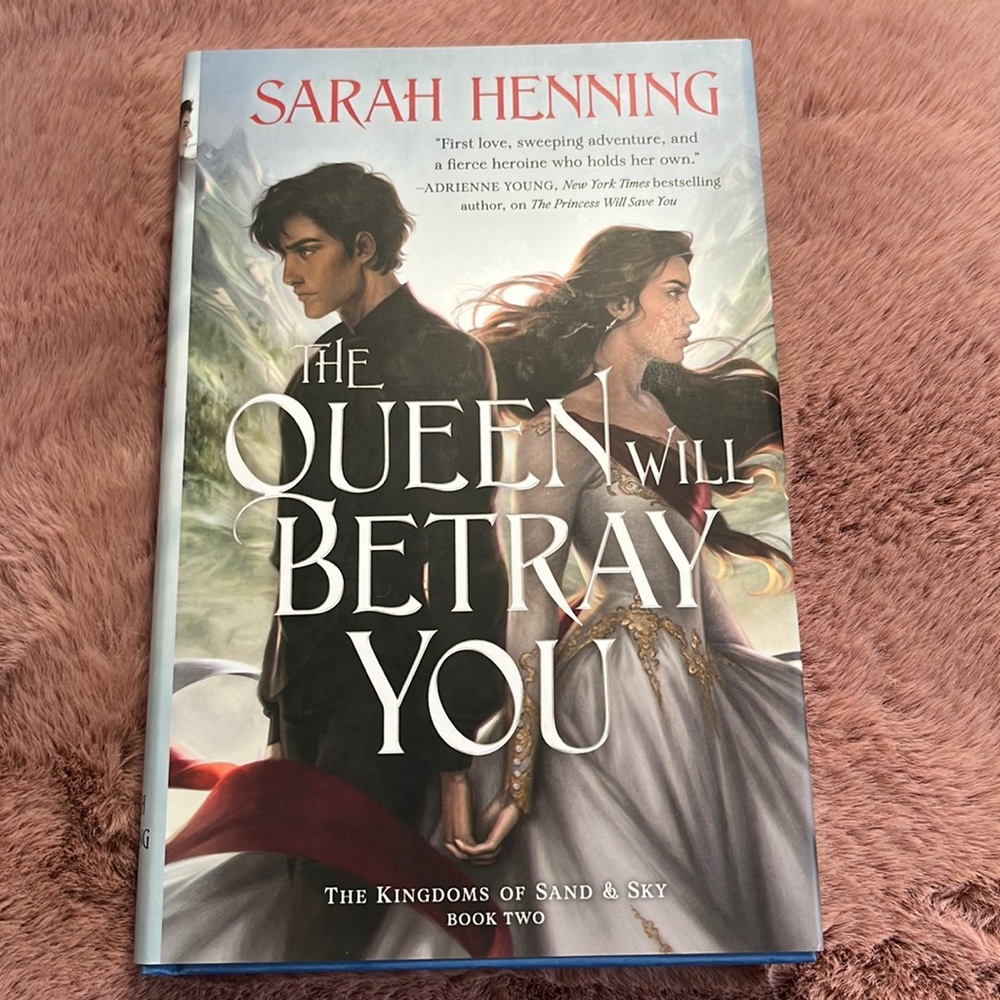 •HARDCOVER•✨THE QUEEN WILL BETRAY YOU by SARAH HENNING ✨